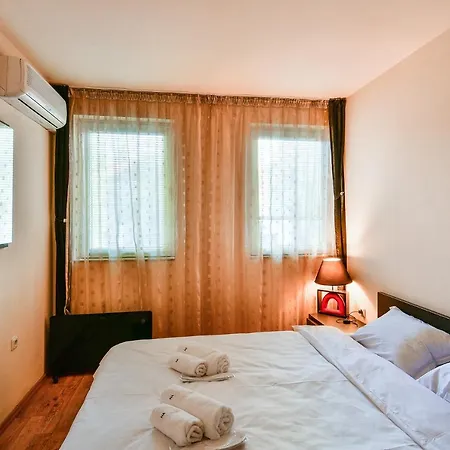 Super Central Budget Friendly Flat 4 Guests * Varna