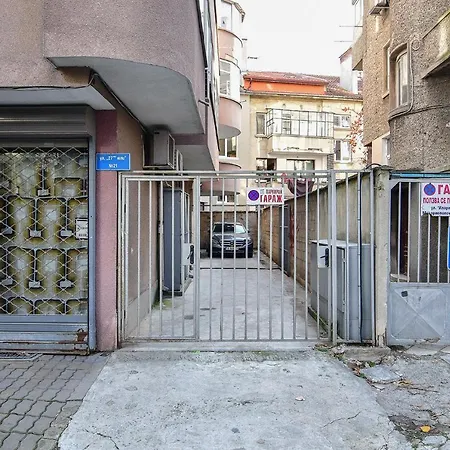 Super Central Budget Friendly Flat 4 Guests * Varna